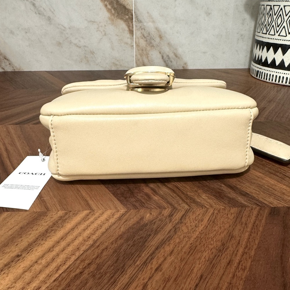 Coach Pillow Tabby 18 Ivory NWT - Picture 3 of 10